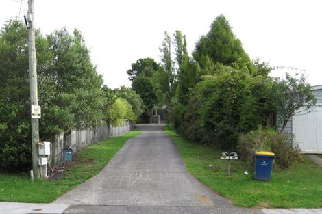 Photo of property in 1/21 Lowtherhurst Road, Massey, Auckland, 0614