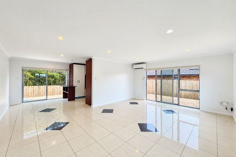 Photo of property in 10 Andrusha Place, Flat Bush, Auckland, 2019