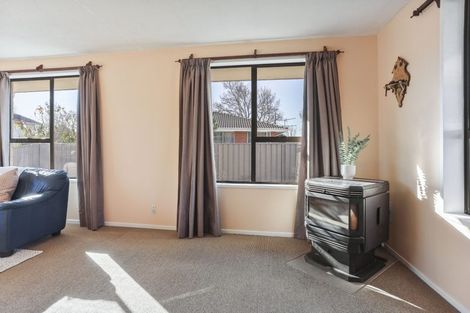 Photo of property in 3 Manson Place, Russley, Christchurch, 8042
