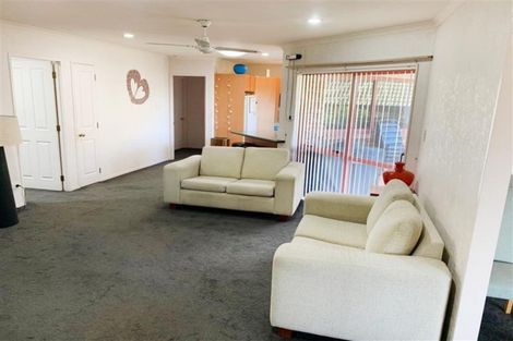 Photo of property in 227a Hill Road, The Gardens, Auckland, 2105