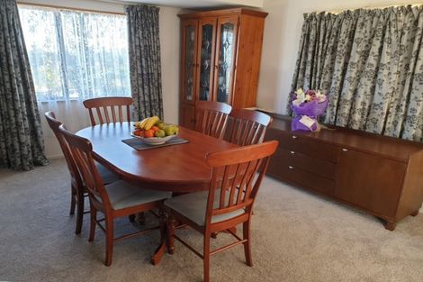 Photo of property in 16 Goldfinch Rise, Unsworth Heights, Auckland, 0632