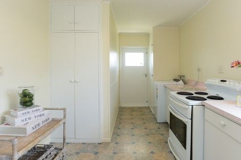 Photo of property in 16 Selwyn Road, Havelock North, 4130