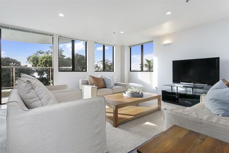 Photo of property in 3c/173 Hurstmere Road, Takapuna, Auckland, 0622