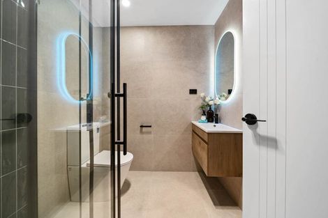 Photo of property in 6b Tainui Terrace, Mangere Bridge, Auckland, 2022