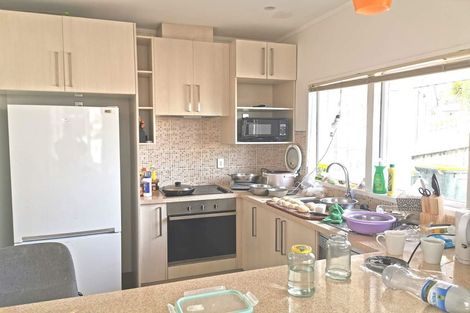 Photo of property in 685 Beach Road, Rothesay Bay, Auckland, 0630