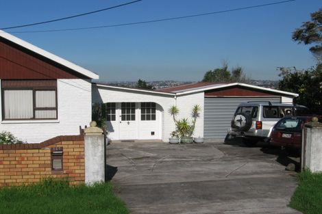 Photo of property in 390 East Coast Road, Sunnynook, Auckland, 0630