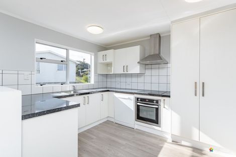 Photo of property in 118 Norana Road, Timberlea, Upper Hutt, 5018