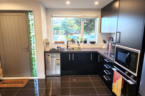 Photo of property in 2 Stone Street, Miramar, Wellington, 6022