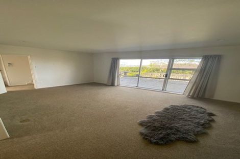 Photo of property in 14 Taupo Street, Green Bay, Auckland, 0604