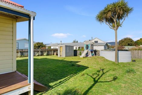 Photo of property in 34 Manga-pirau Street, Waikawa Beach, Manakau, 5573