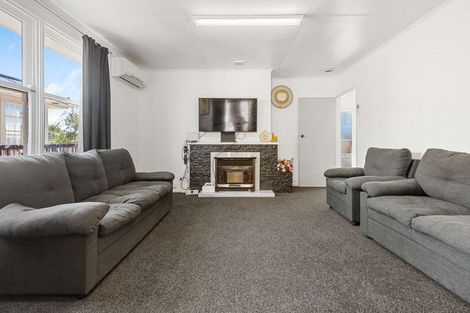 Photo of property in 51 Kenney Crescent, Fairfield, Hamilton, 3214