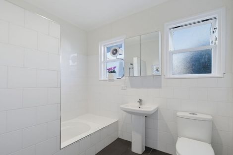 Photo of property in 13 Harker Street, Waipawa, 4210