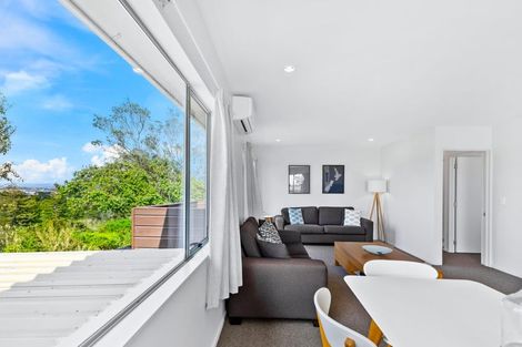 Photo of property in 1/1032 East Coast Road, Fairview Heights, Auckland, 0630