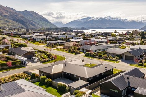 Photo of property in 1 Turnbull Crescent, Wanaka, 9305