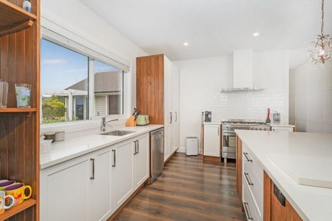 Photo of property in 5 Lady Jocelyn Place, Whitianga, 3510