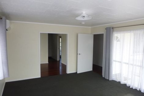 Photo of property in 76 Rosewarne Crescent, Glendene, Auckland, 0602