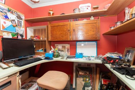 Photo of property in 21 Chamberlain Street, Dannevirke, 4930