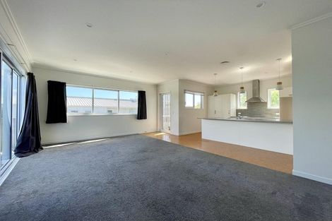 Photo of property in 175a Tukapa Street, Westown, New Plymouth, 4310