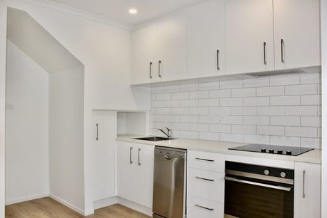 Photo of property in 4 Pangu Way, Mangere, Auckland, 2022