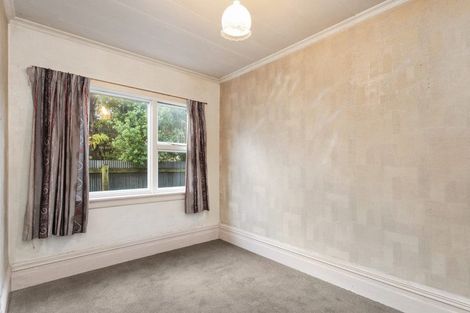 Photo of property in 18 Sandwich Road, Beckenham, Christchurch, 8023