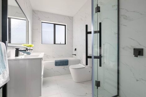 Photo of property in 32 Bine Crescent, Orewa, 0931