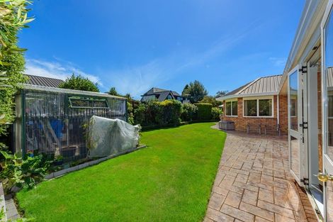 Photo of property in 5 Patricia Place, Harewood, Christchurch, 8051