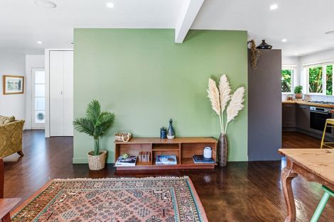 Photo of property in 37 Haruru Falls Road, Haruru, 0204