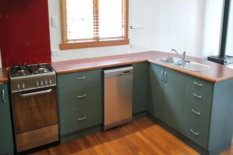 Photo of property in 15 Puriri Terrace, Roslyn, Palmerston North, 4414