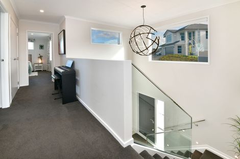 Photo of property in 36 Manhattan Rise, Orewa, 0931