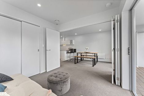 Photo of property in 1c/60 Masons Road, Oteha, Auckland, 0632