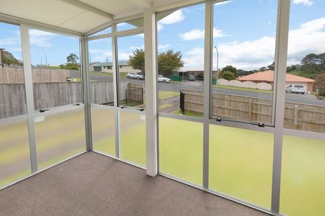 Photo of property in 85 Riversdale Drive, Merrilands, New Plymouth, 4312