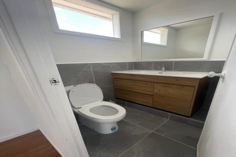 Photo of property in 7 Springbank Lane, Te Atatu Peninsula, Auckland, 0610