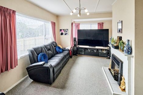 Photo of property in 68 Churton Crescent, Taita, Lower Hutt, 5011