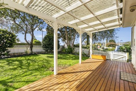 Photo of property in 43 Vipond Road, Stanmore Bay, Whangaparaoa, 0932