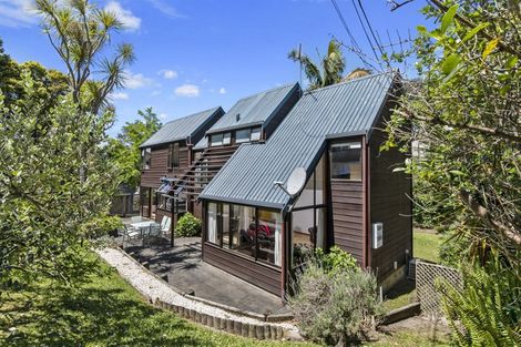 Photo of property in 1/18 Rossmore Terrace, Murrays Bay, Auckland, 0630