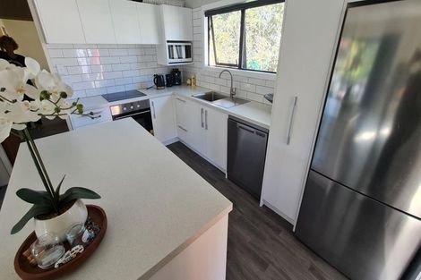 Photo of property in 96a Grand Vue Road, Kawaha Point, Rotorua, 3010