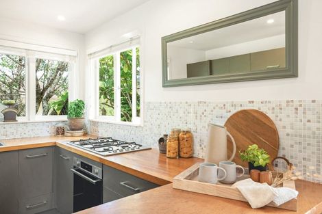 Photo of property in 37 Haruru Falls Road, Haruru, 0204