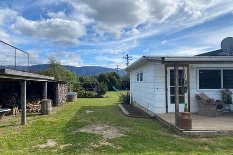 Photo of property in 176 Commercial Street, Takaka, 7110