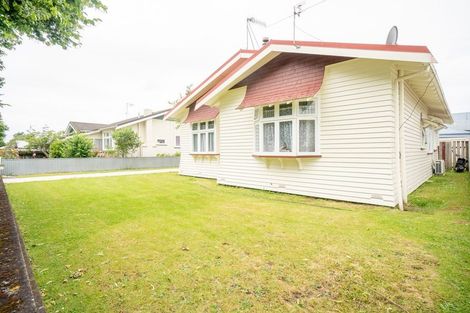 Photo of property in 19 South Street, West End, Palmerston North, 4410