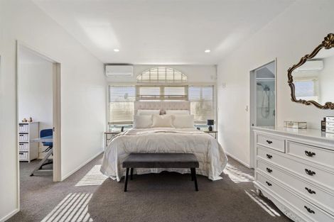 Photo of property in 2/110 Aberdeen Road, Campbells Bay, Auckland, 0620