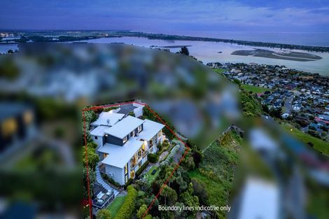 Photo of property in 2 Redcliffs View Lane, Redcliffs, Christchurch, 8081