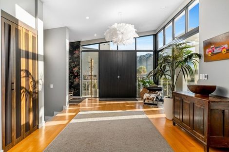 Photo of property in 8b Minaret Ridge, Wanaka, 9305