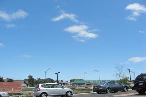 Photo of property in 32 Wellington Street, Pukekohe, 2120