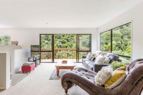 Photo of property in 53 Rimu Road, Oratia, Auckland, 0604