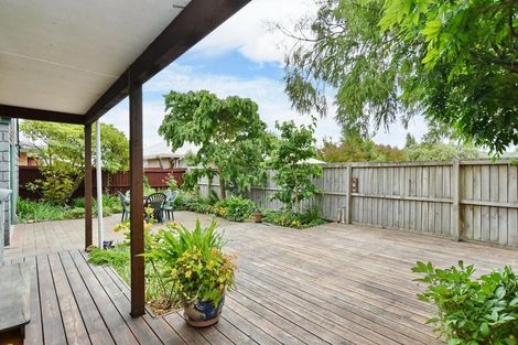 Photo of property in 1/5 Winters Road, Redwood, Christchurch, 8051