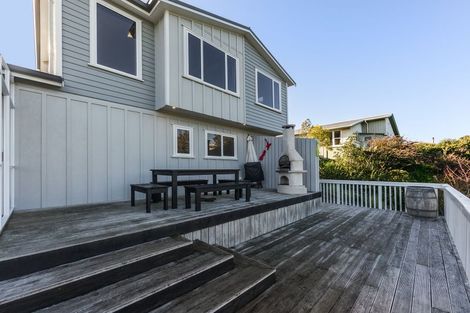 Photo of property in 8 Hughes Street, Waikanae Beach, Waikanae, 5036