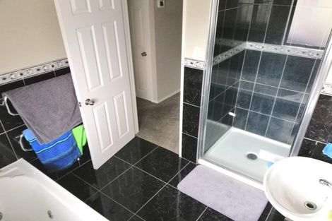 Photo of property in 21 Chadlington Avenue, Henderson, Auckland, 0612