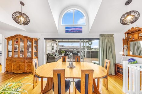 Photo of property in 9 San Marino Drive, Henderson, Auckland, 0612