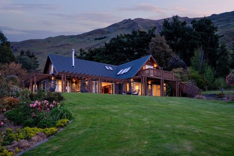Photo of property in 56 Oak Lane, Wanaka, 9305