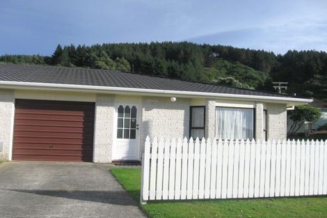 Photo of property in 13b Franklyn Road, Tawa, Wellington, 5028